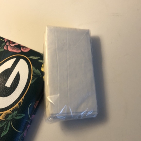 Packers Wristlet - Picture 7 of 8